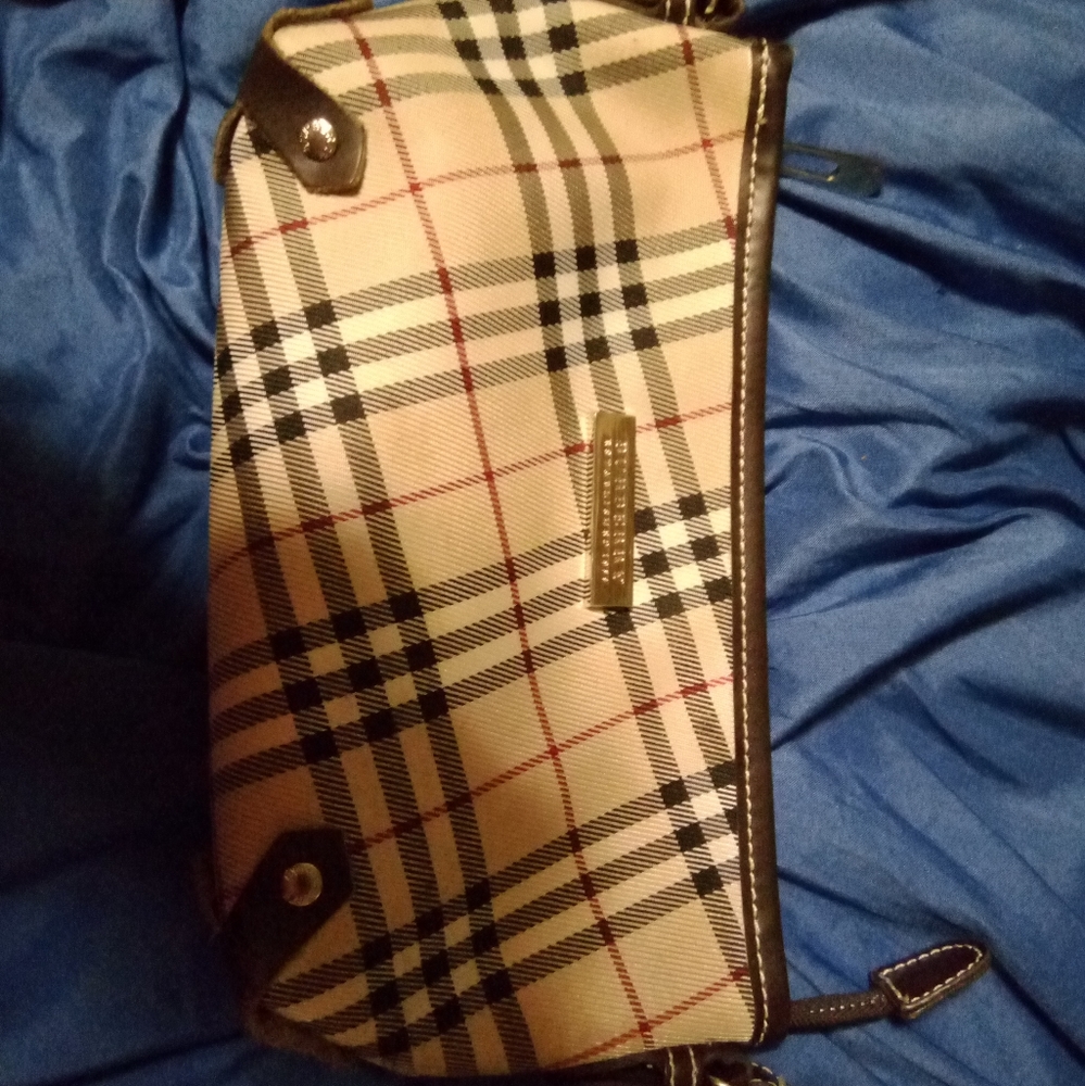 Burberry purse